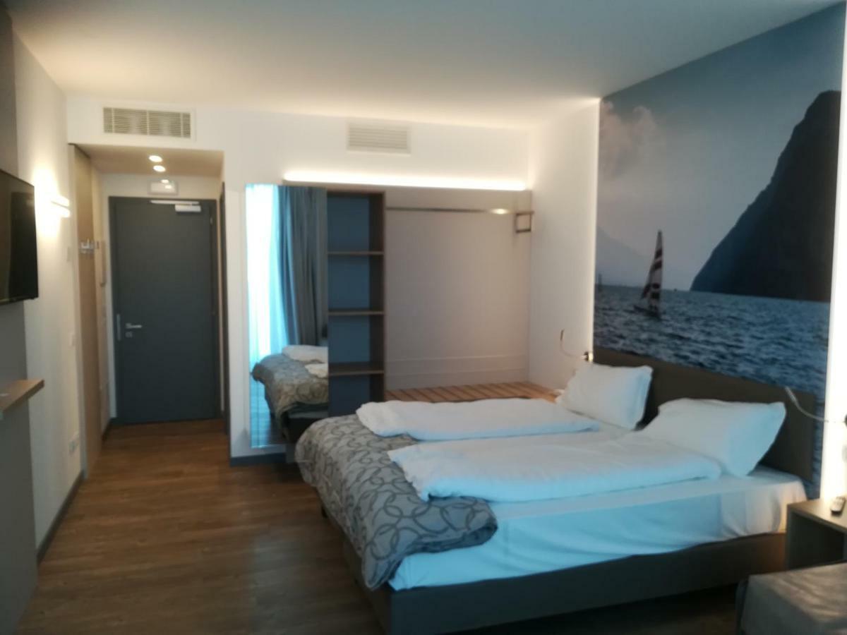 Junior Suite with Pool View,847361072:JPEG